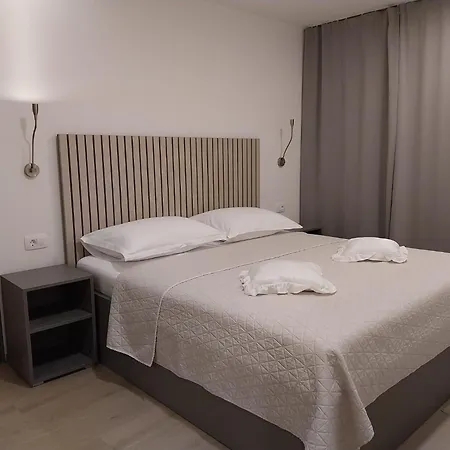 アパート Divna イモツキ